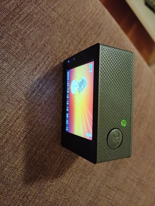 Câmara de ação 1080p, com tripé extensível.