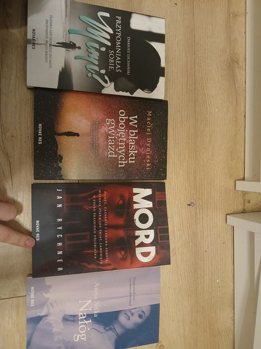 4 nowe ksiązki stan idealny