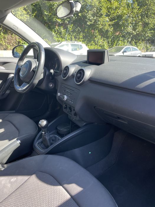 Audi A1 TDI sportback com inspeçao e revisao