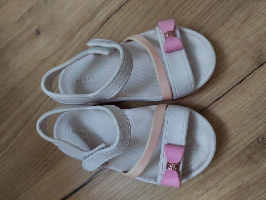 Crocs sandałki C8 dla dziewczynki  A