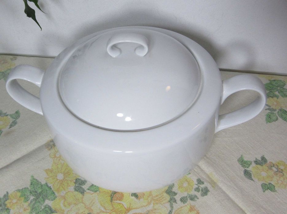 Minimalistyczna waza na zupę, z białej porcelany, 3 litry, nieużywana