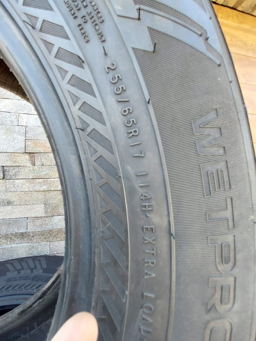 Продам шини, резину, колеса Nokian 255/65/17