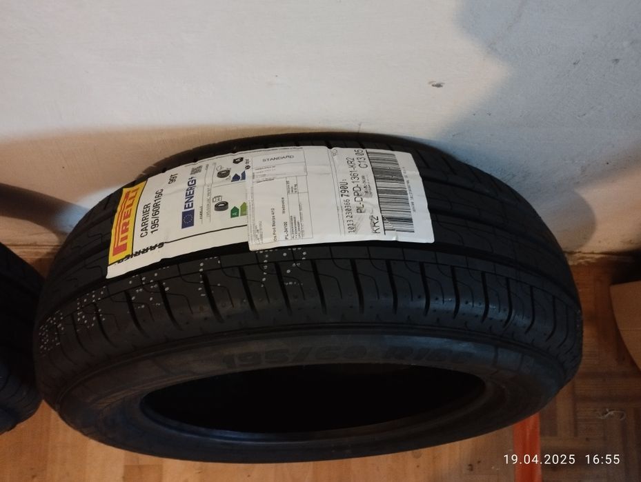 2x Pirelli Carrier 195/60R16 99T C