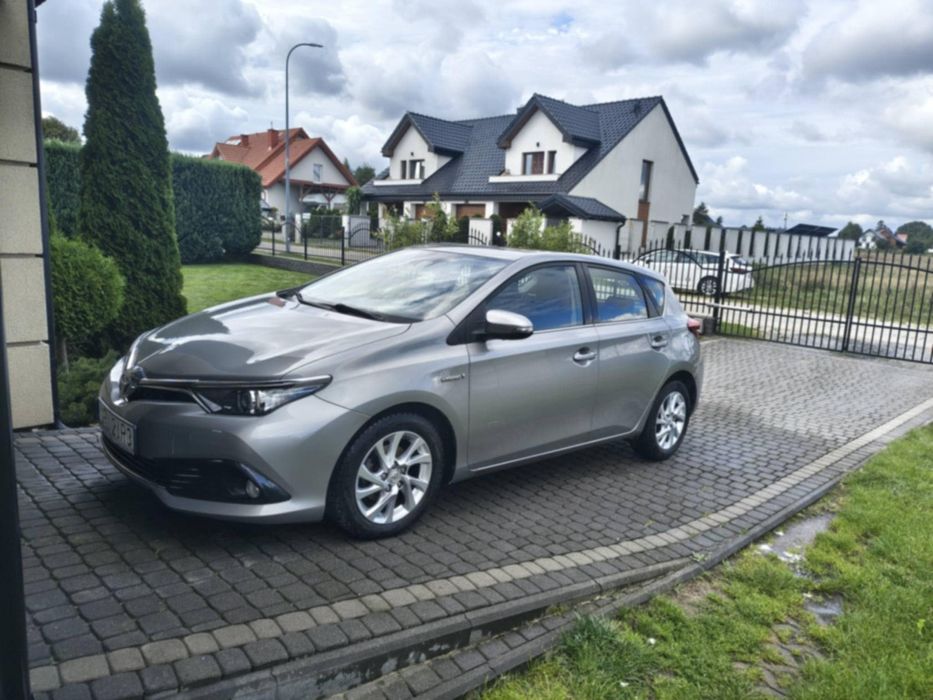 Toyota Auris 2015 r 1.8 hybryda