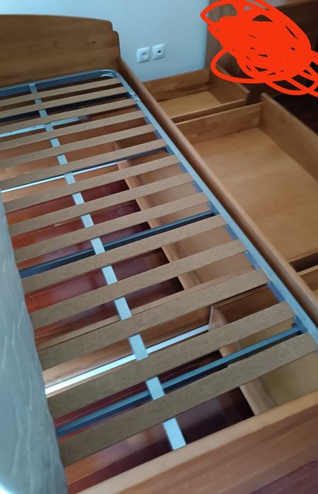 Cama individual / solteiro com gavetas