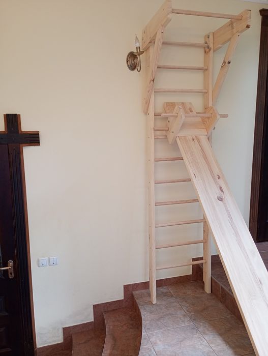 Шведська стінка з дошкою євмінова