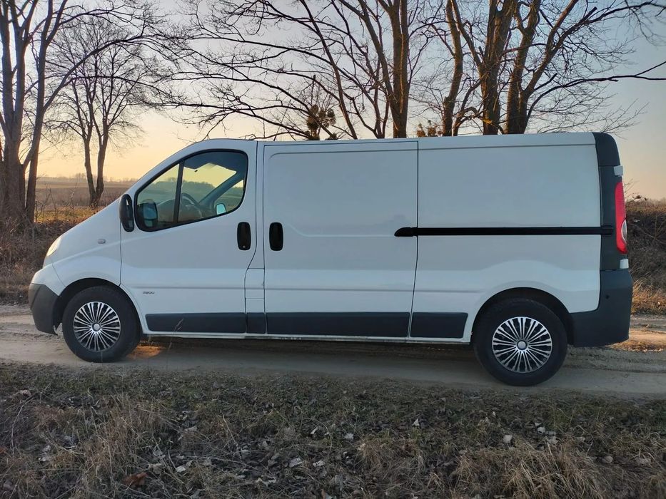 Renault trafic  Sprowadzony zarejestrowany w PL long klima 2013r