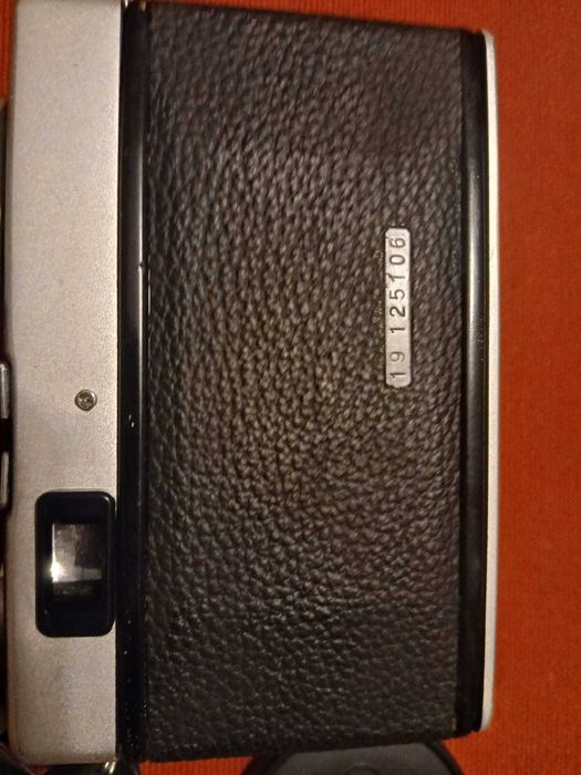 Máquina fotográfica vintage Ricoh 35 zf