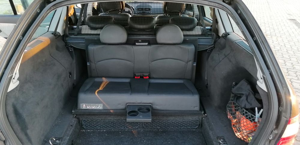 Mercedes E320 V6