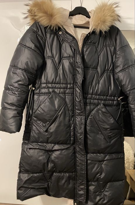 Dluga kurtka puchowa z futrem naruralnym