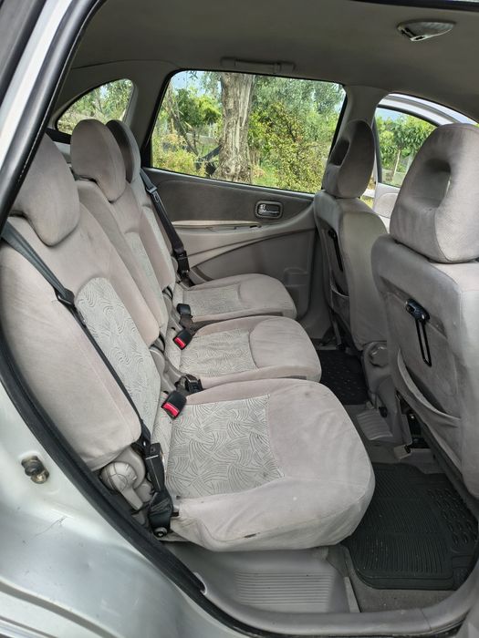 Vendo Nissan Tino 1.8