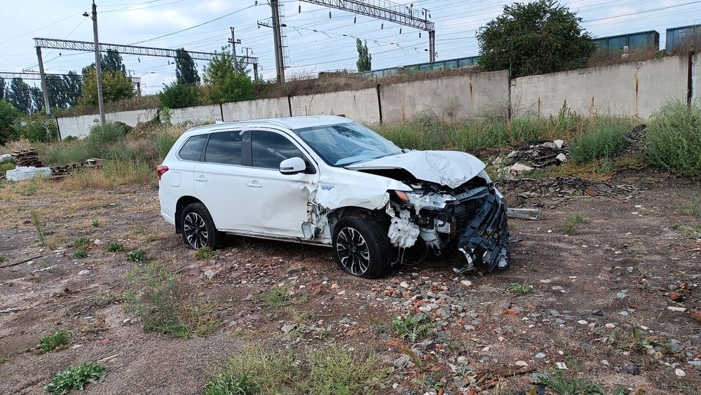 Mitsubishi outlander PHEV по запчастинах, розборка