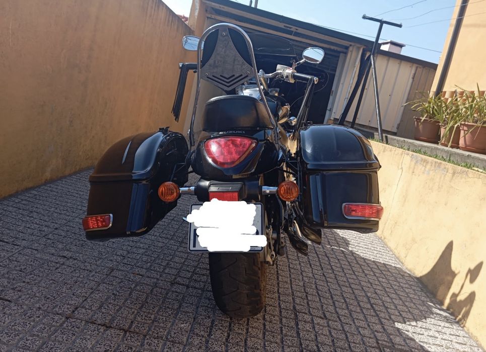 Suzuki intruder 800