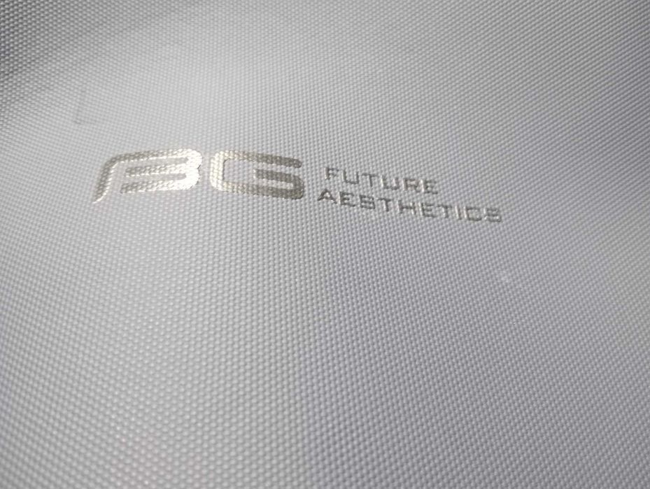 Mala de Peito Anti-Roubo Future Aesthetics – USB-C & Cadeado
