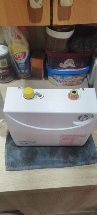 Podgrzewacz do wody podszafkowy y 3 fazowy   kospel