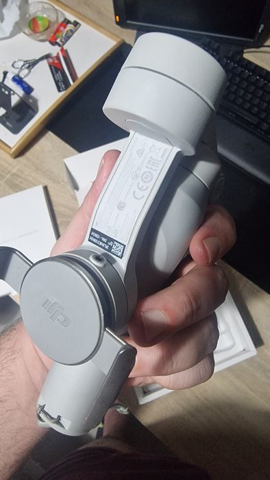 Gimbal dji Osmo Mobile 4 pro