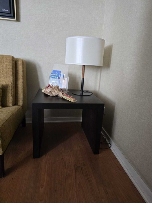 Mesa de apoio para sala, quarto, escritório ou recepção