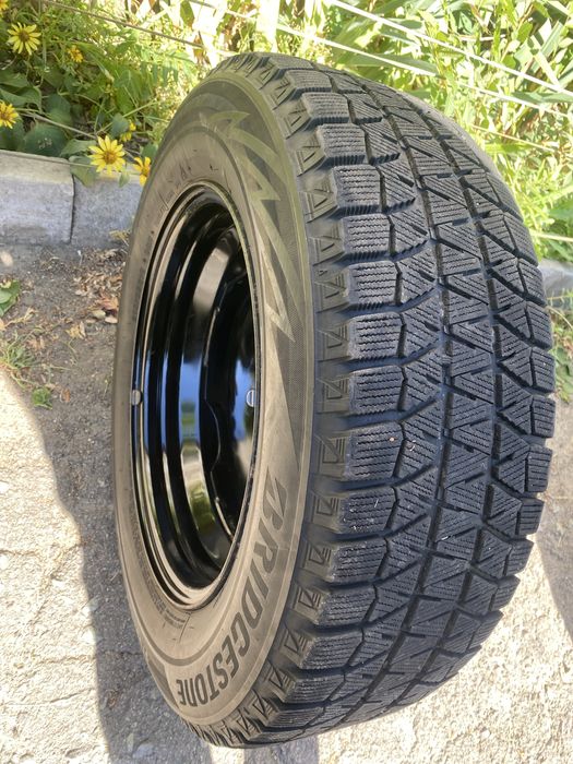 215/65//16 Bridgestone Blizzak запака в идеальном сост субару форестер