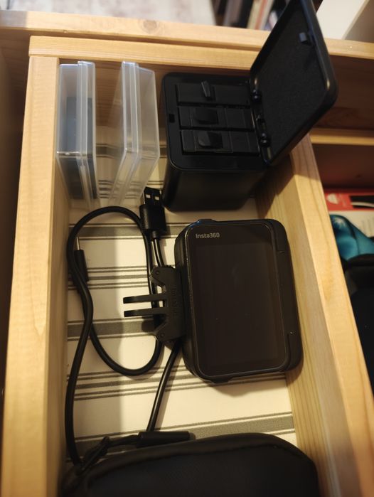 Insta 360 ace pro 2