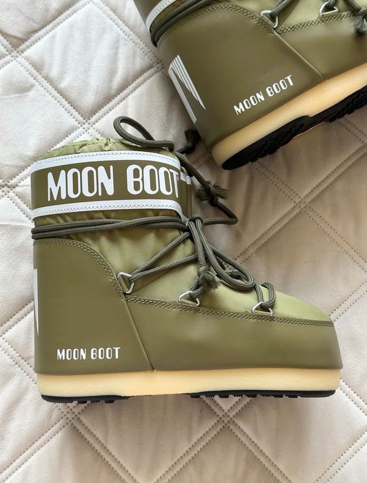 Кроссовки Moon Boot