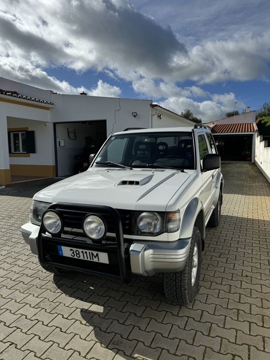 Mata Vacas Mitsubishi Pajero com projectores Hella