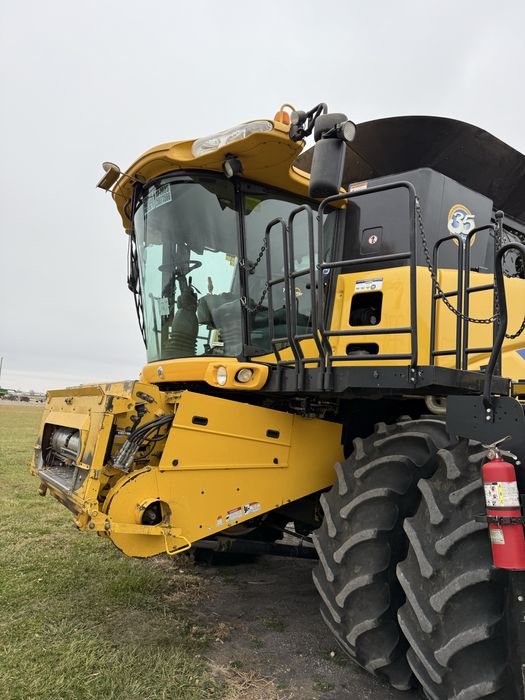 New holland CR9070