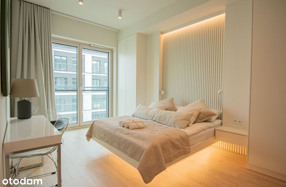 Czteropokojowy apartament w Mennica Residence