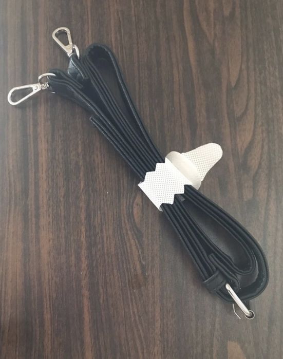 Mala preta estilo tote – espaçosa e funcional