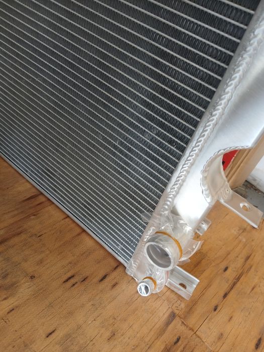 Radiador aluminio LAND ROVER DEFENDER 2.2/2.4 TD4; 2.5 TD5 DIESEL