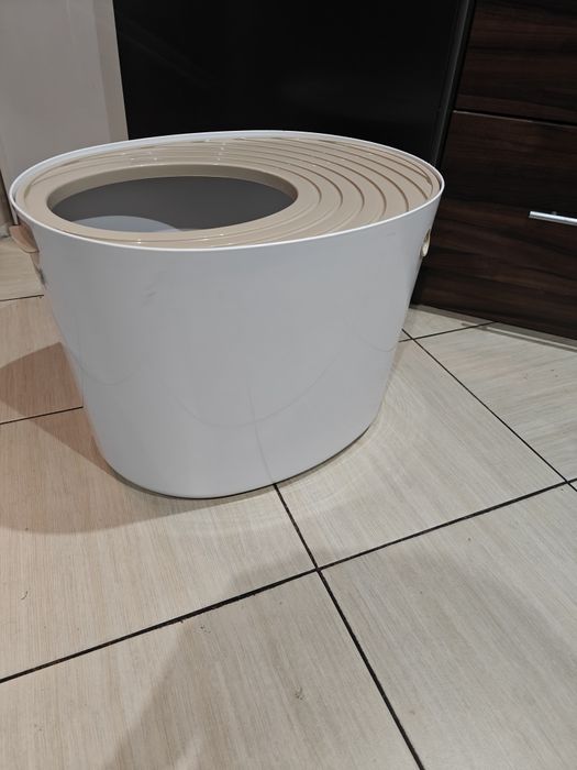 Elegancka kuweta dla kotaNowa beżowa