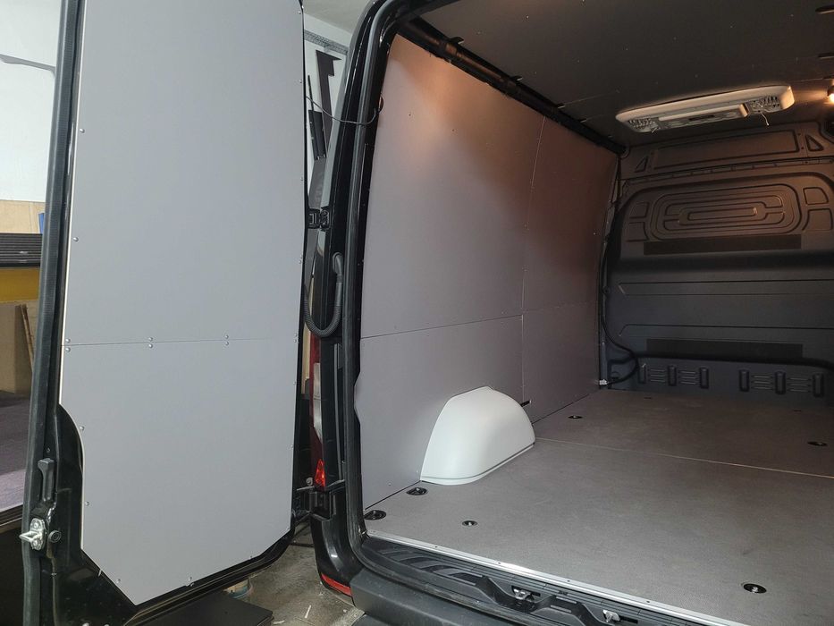 Zabudowa busa, paki Mercedes Sprinter L3H2 podłoga, boki, nadkola