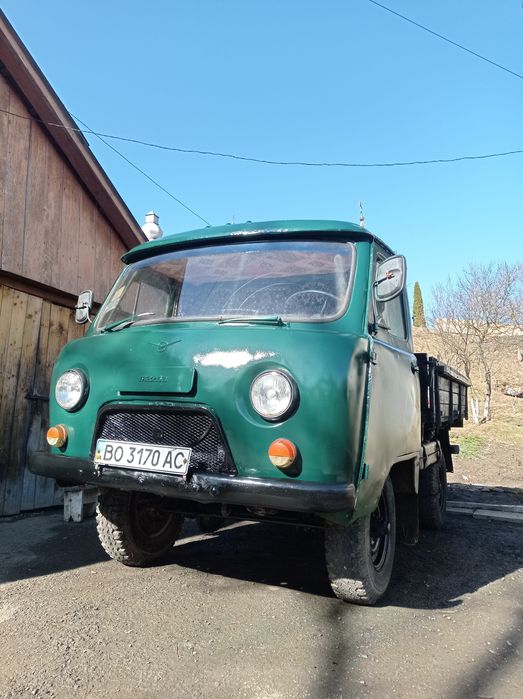 Продам Уаз бортовий на ходу з документами .
