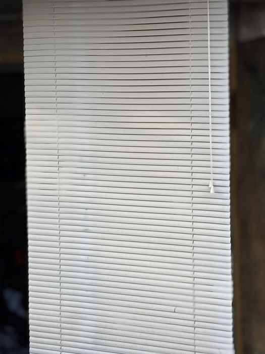 Жалюзи для окна.