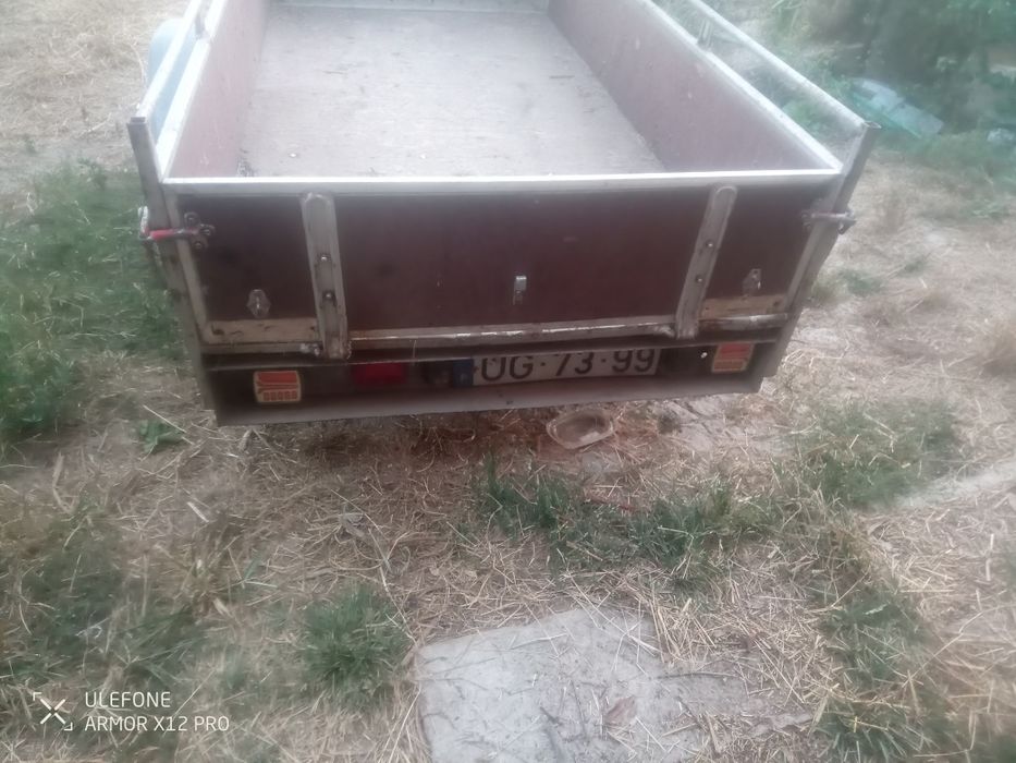 Vende se Reboque