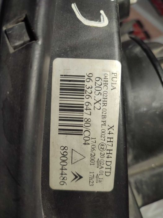 OPTICA VOLVO V70 LADO ESQ REF- 890.048.05