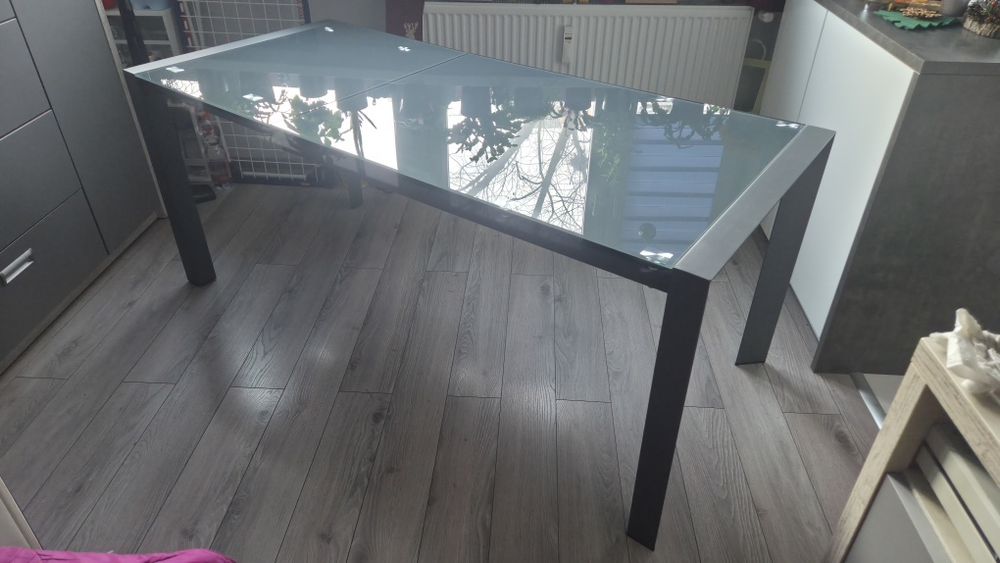 Stół rozkładany stalowo  szklany