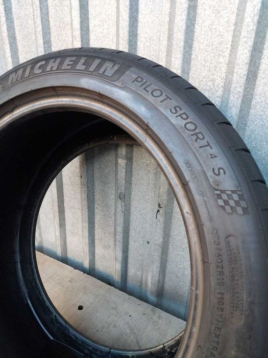 Шини б/у 275 40 R19 Michelin Pilot Sport 4S