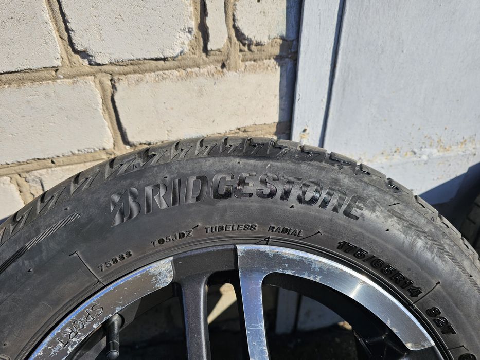 Продам легкосплавные диски с резиной R-14