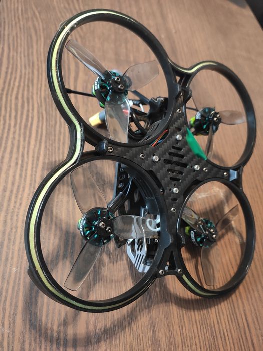 Dron fpv cinebot30 4s hdzero elrs 900/868 MHz