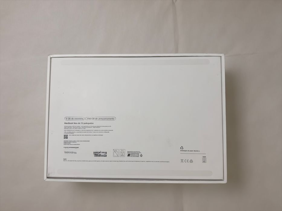 MacBook Neo A3404 Recondicionado (8GB RAM / 256GB)
