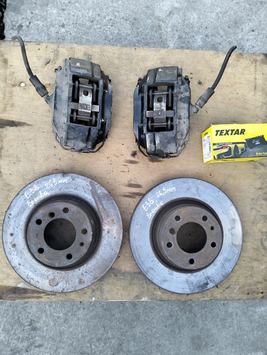 Комплект гальм Brembo з BMW e38