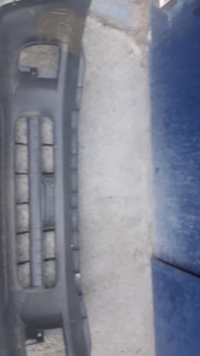 Продам передний бампер Toyota Rav 4