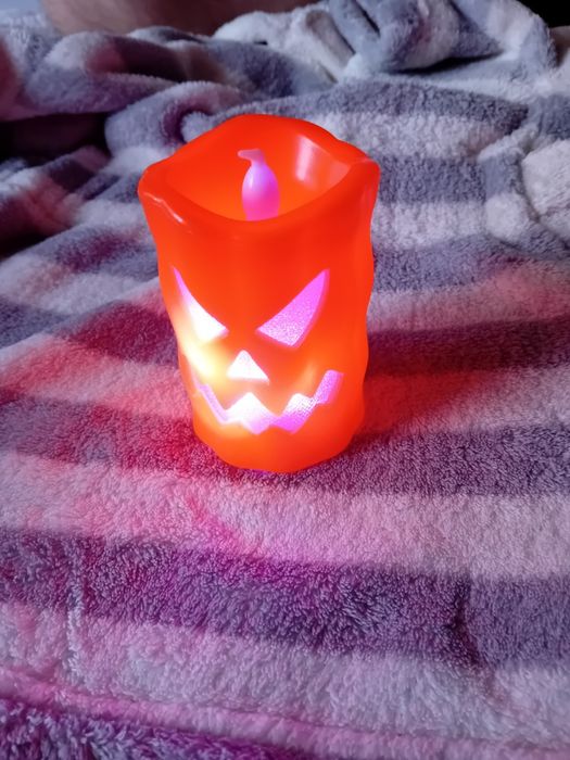 Dekoracje na Hallowen urocze świeczki