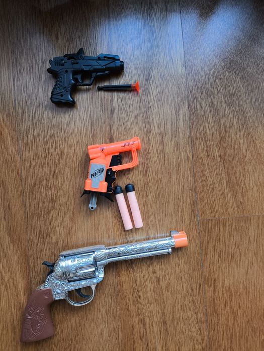 Toy Weapons in Good Condition64739829954945123