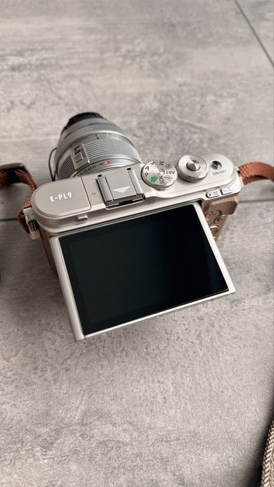 Olympus PEN E-PL 9