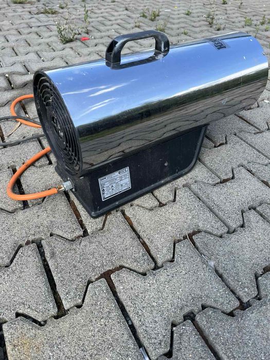 станціі для прибирання , обігрівач, дроворіз