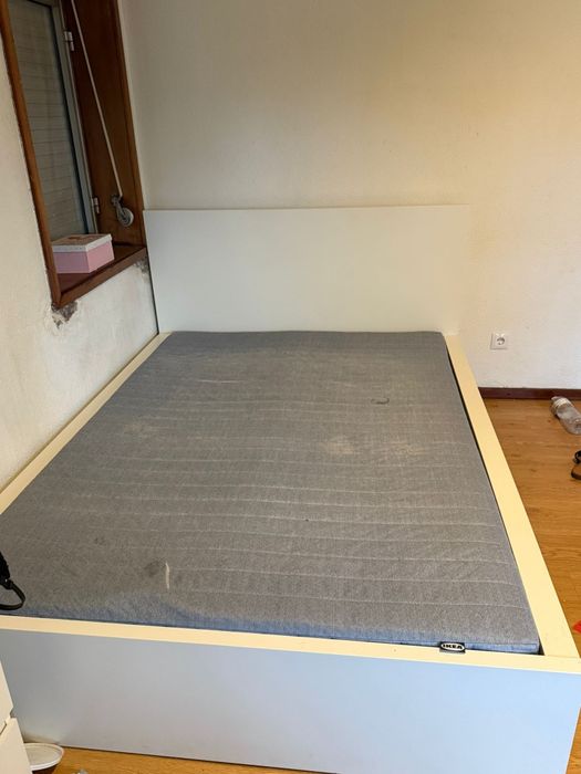 Cama e colchão IKEA