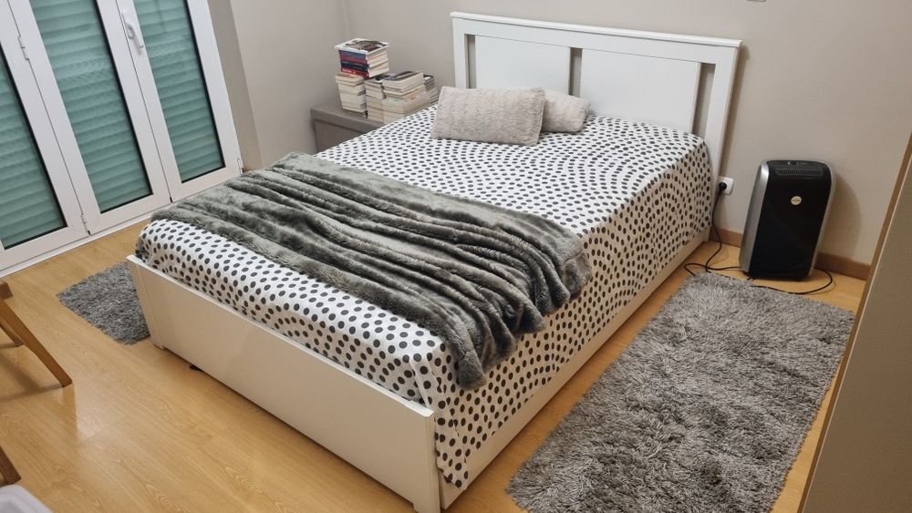Cama completa com gavetão e colchão