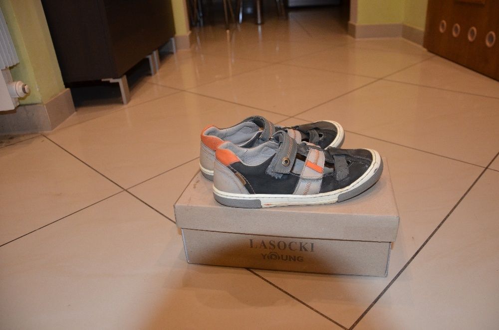 sandałki f-my Lasocki Young roz. 33
