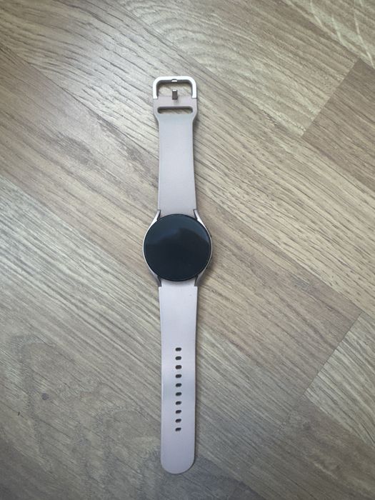 Samsung galaxy watch 4 pink